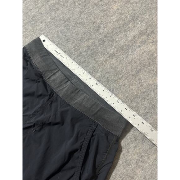 Rhone Shorts Mens M Black Training 8" Inseam Flat Front Pockets Drawstring - Picture 3 of 5